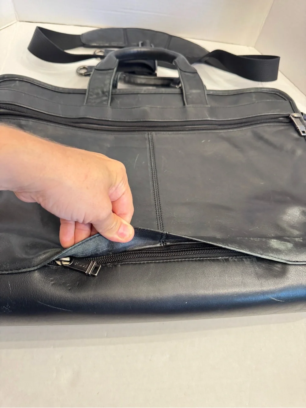 Tumi Leather Organizer Computer Brief Case 12